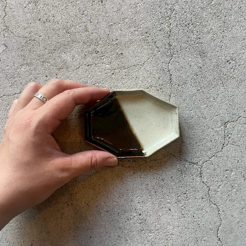 [Photography Used / 10% Off] Korean Karatsu Octagonal Small Plate | Kentaro Kiln (Karatsu Ware)