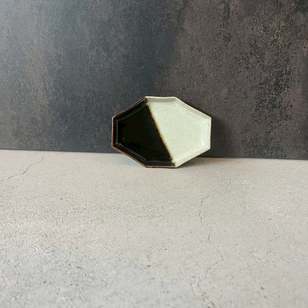 [Photography Used / 10% Off] Korean Karatsu Octagonal Small Plate | Kentaro Kiln (Karatsu Ware)