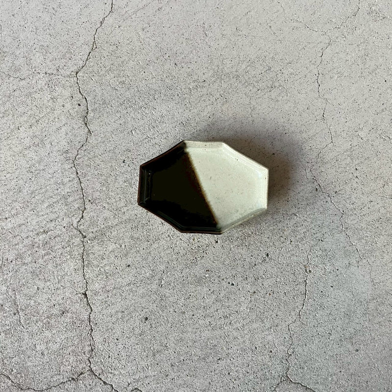 [Photography Used / 10% Off] Korean Karatsu Octagonal Small Plate | Kentaro Kiln (Karatsu Ware)