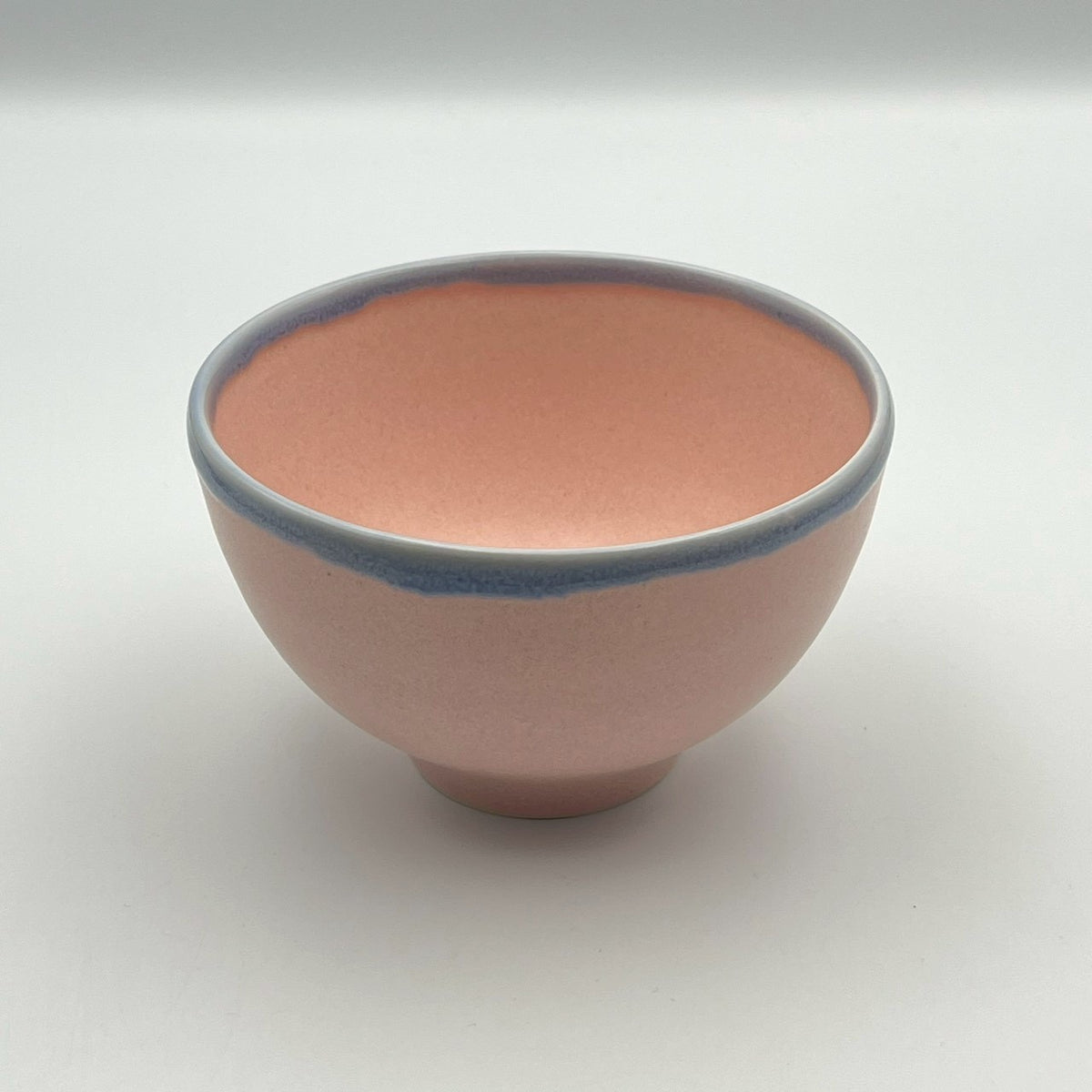 陶芸　器 藤の花の蓋碗 近代作品 高さ：約95mm 口径：約105mm 容量：約140