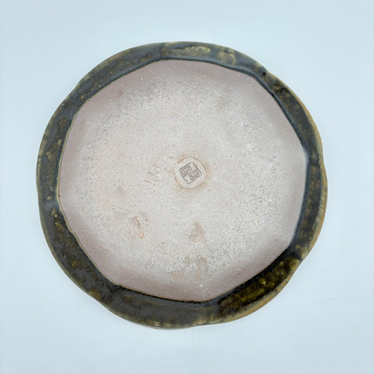 輪花皿 中 サビ釉｜古谷製陶所（信楽焼 陶器） – nokaze｜陶器、和食器