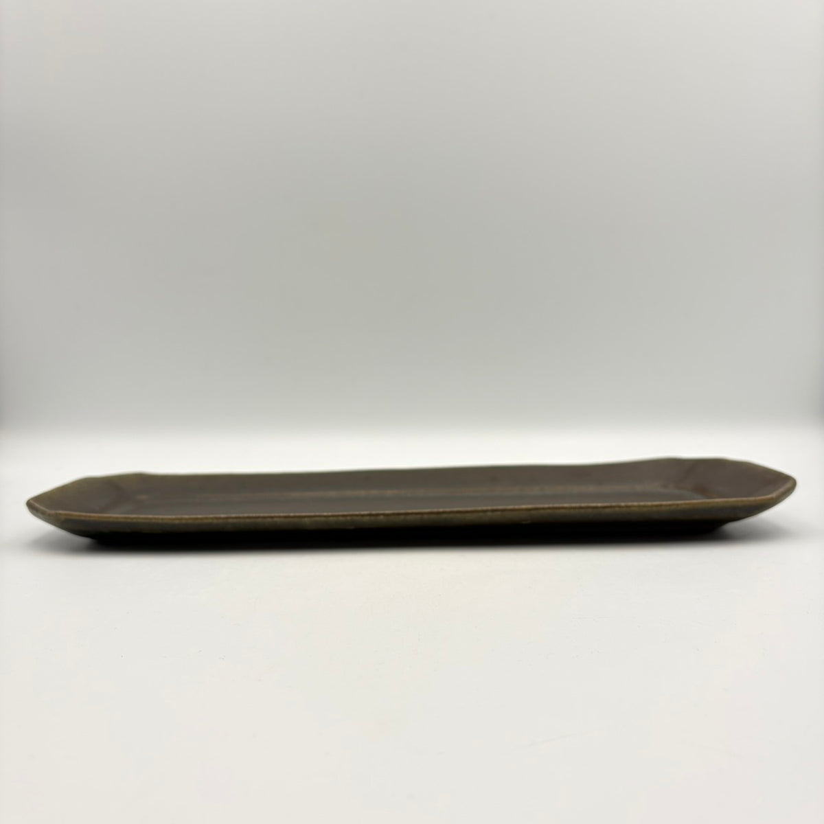 八角長皿 サビ釉｜古谷製陶所（信楽焼 陶器） – nokaze｜陶器、和食器