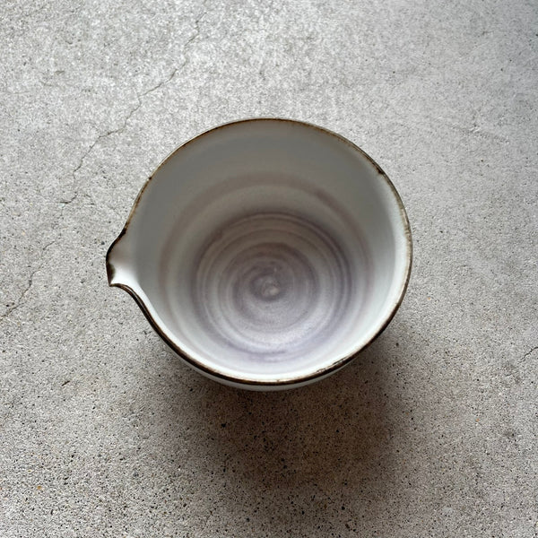 色のうつわ 片口【TN5】