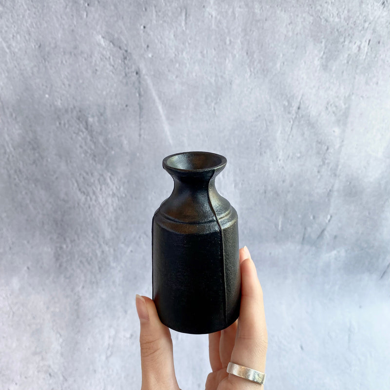 3 lines bottle vase / S / charcoal black - Image #3