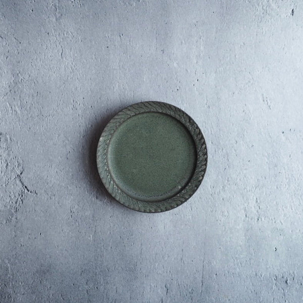 しのぎ ナローリム平皿 ４寸 緑 - nokaze｜陶器、和食器、うつわの通販