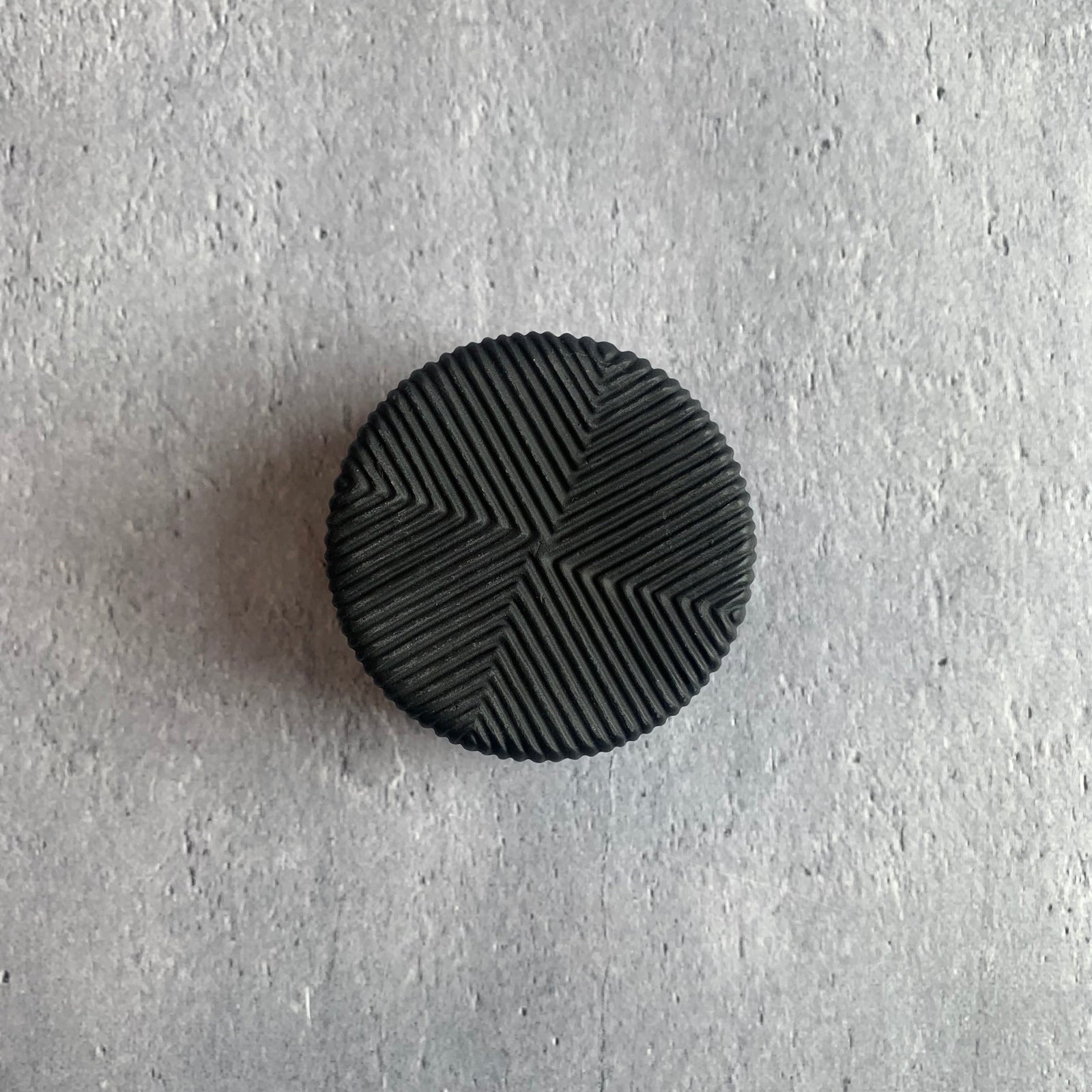 作家 飛松灯器 sections / 蕎麦猪口 / charcoal black【5】 – nokaze
