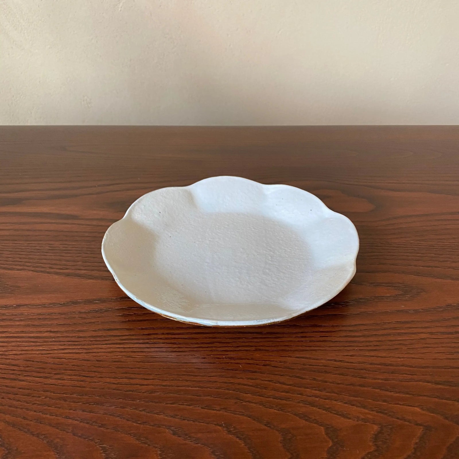 輪花皿 中 鉄散｜古谷製陶所（信楽焼 陶器）【古59】 – nokaze｜陶器