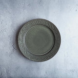 しのぎ リム平皿 7寸 緑 - nokaze｜陶器、和食器、うつわの通販