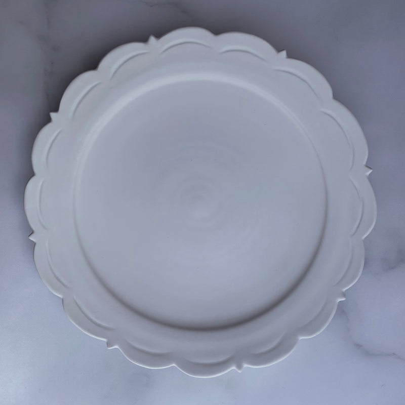 八寸レリーフ皿 白 - Image #1
