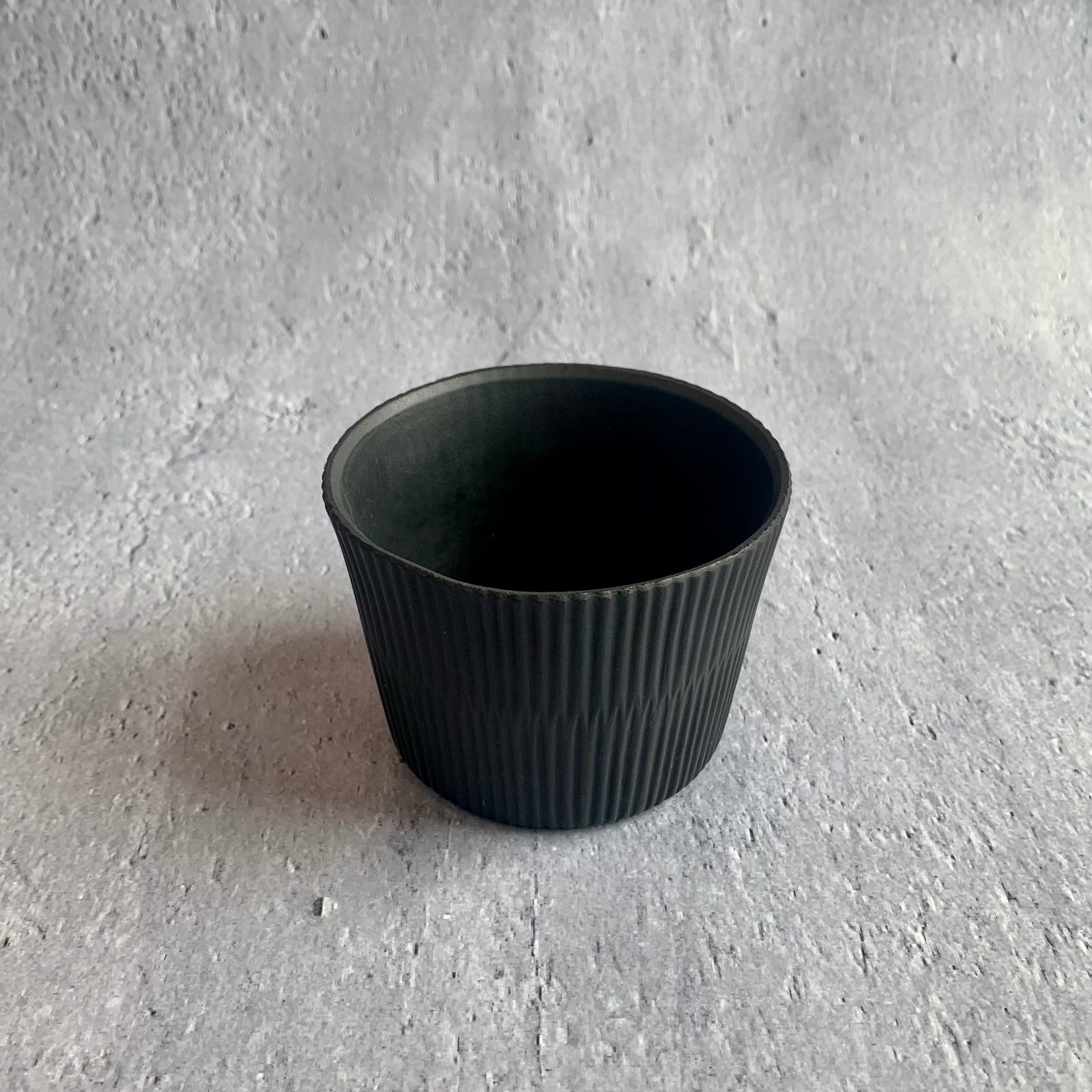 作家 飛松灯器 sections / 蕎麦猪口 / charcoal black【5】 – nokaze