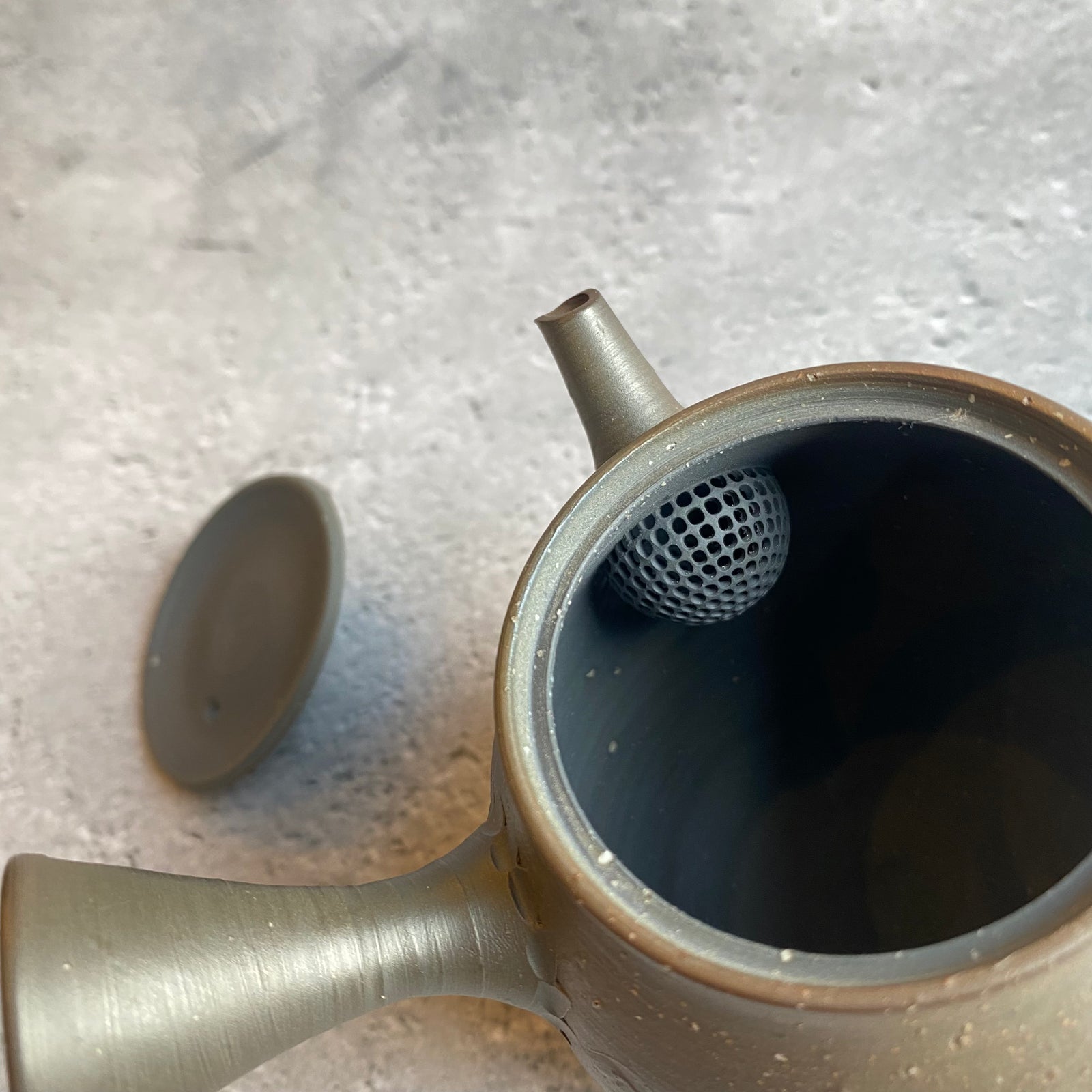 Red clay striped teapot (230ml) | Artist Yutaro Yamada (Tokoname