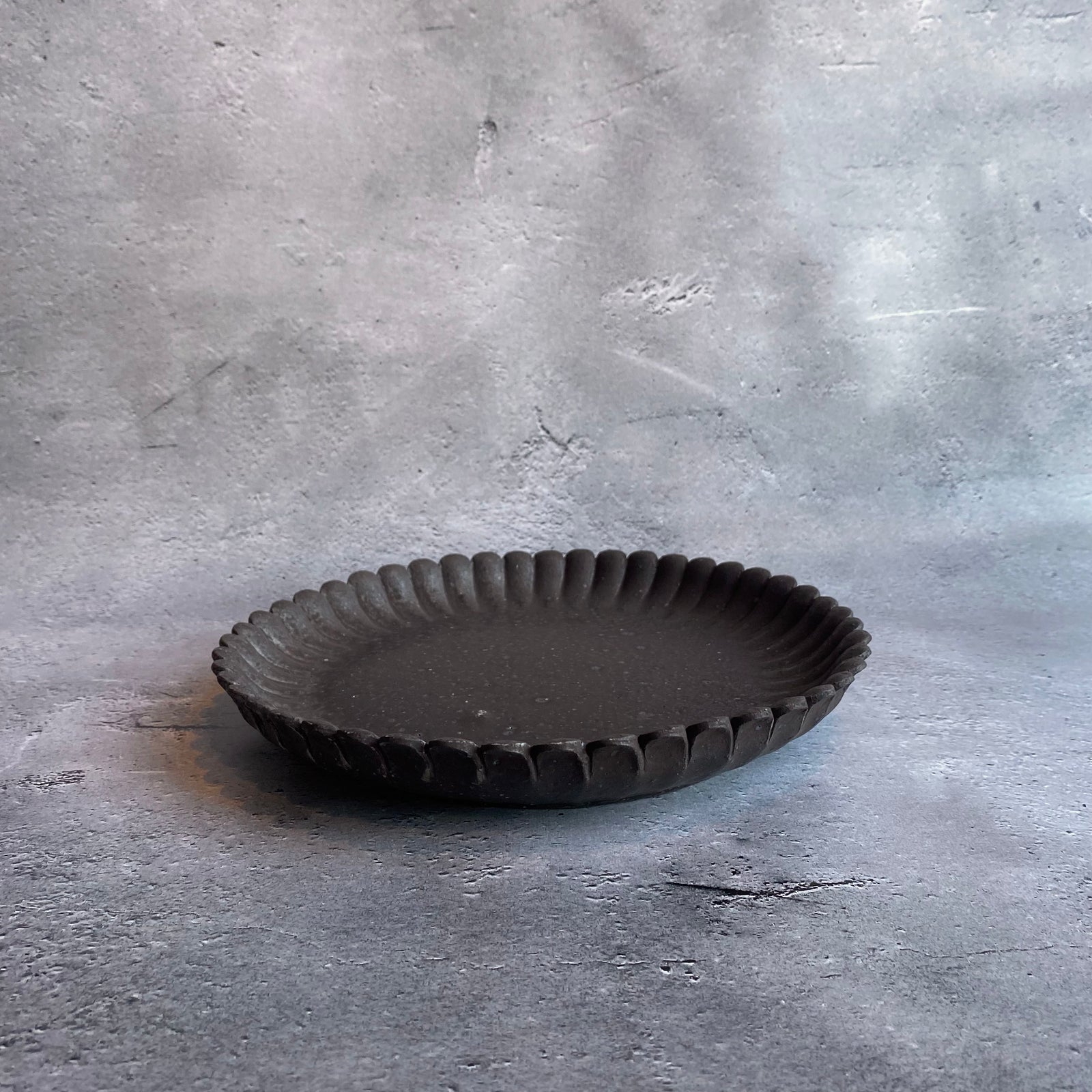 南記徳川家 皿 陶器 値段交渉お願い致します。 南記徳川家 皿 南記徳川家 皿 陶器 値段交渉お願い致します。 南記徳川家 皿