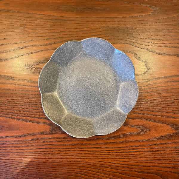 Furuya Seitosho Ring Flower Plate, Medium, Gray Glaze