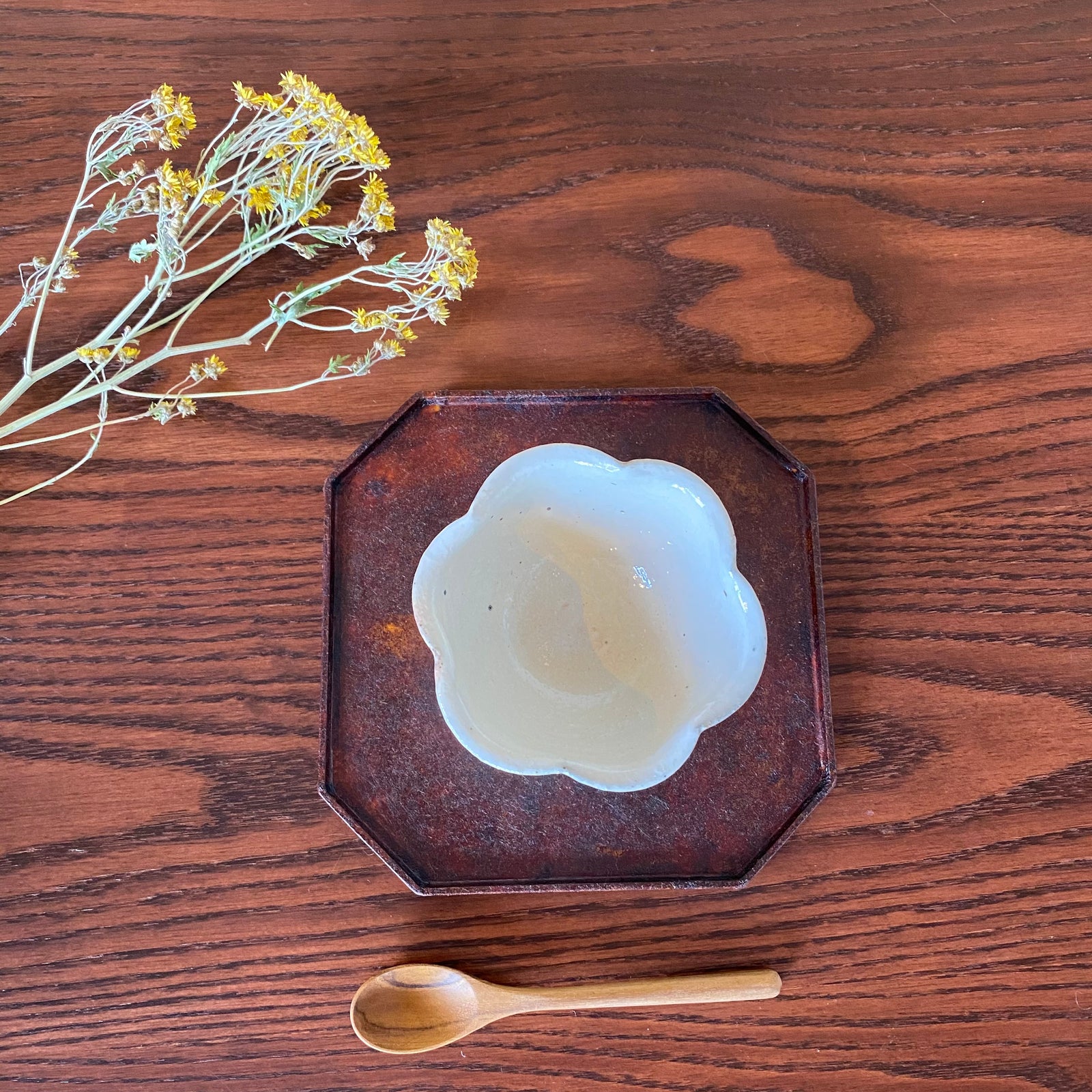 期間限定値下げ①滋賀県 信楽焼 陶芸作家 藤原純 器 食器 皿 輪花 モコモコ 深鉢7寸 黒｜藤原純（信楽焼 陶器） – nokaze｜陶器、和食器
