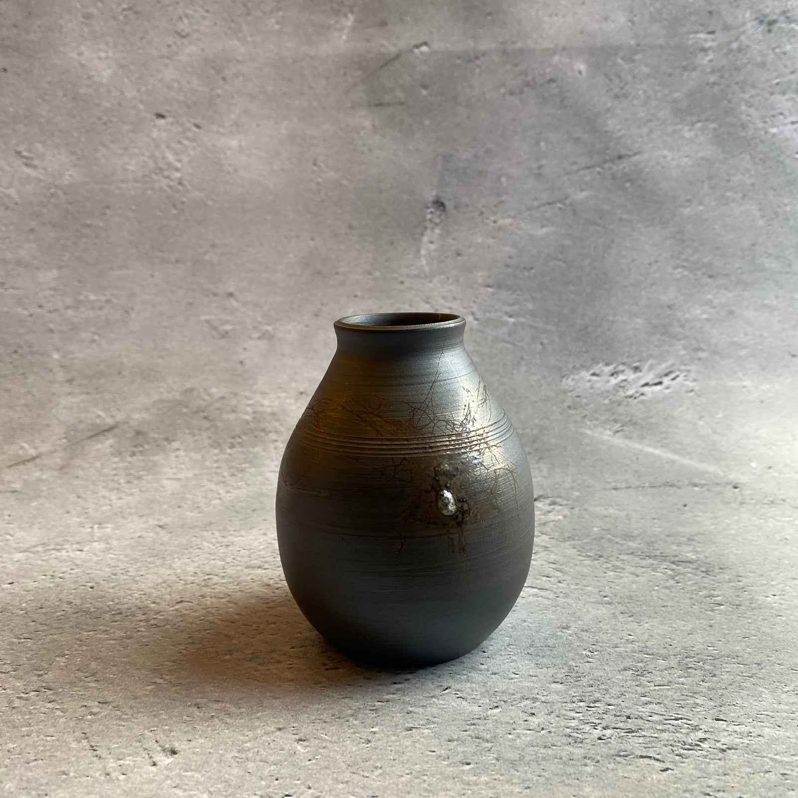 藻掛け花器｜作家 山田勇太郎（常滑） – nokaze｜陶器、和食器、うつわ