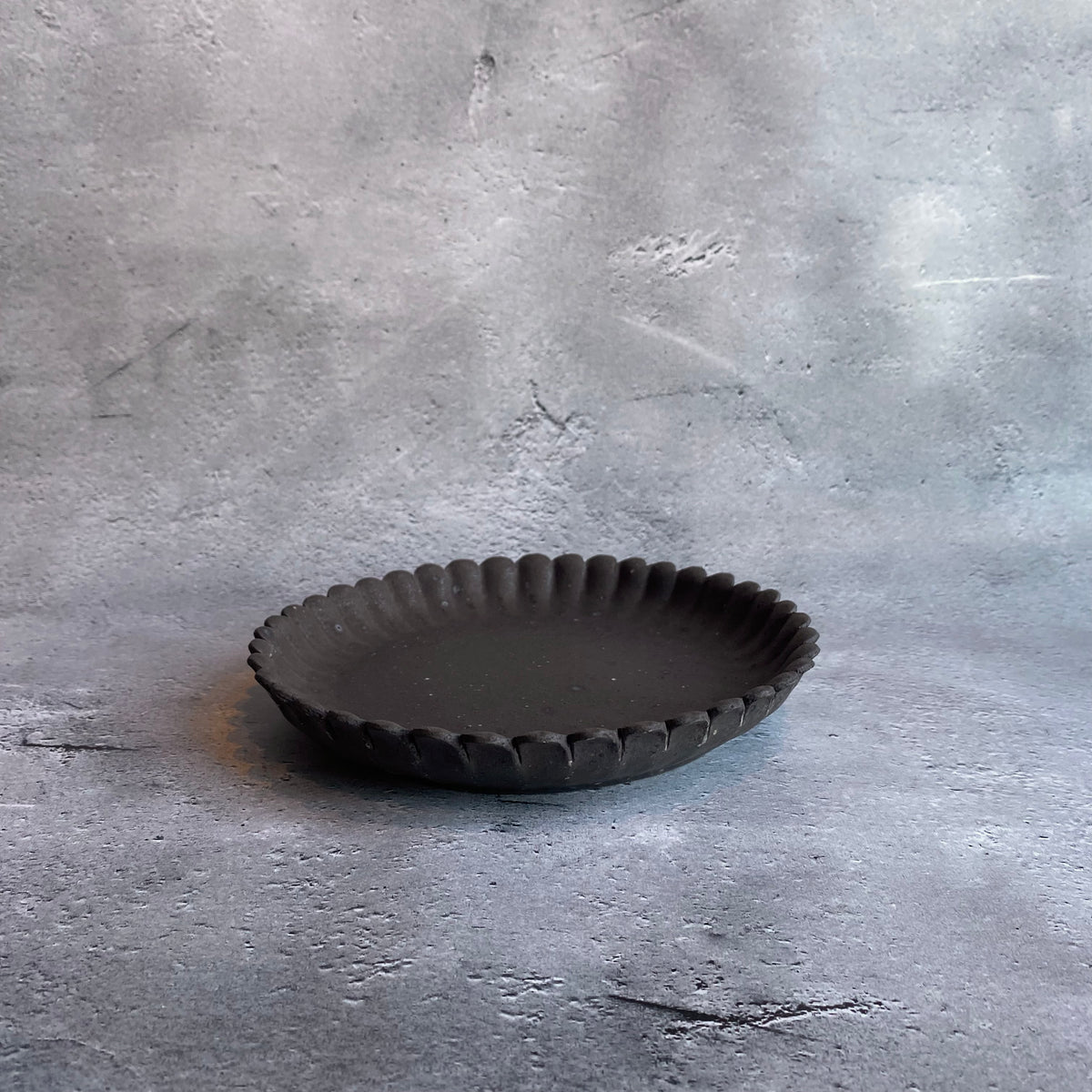 輪花皿 - 食卓に花咲く瞬間を。輪花皿が彩る美しい日常 – nokaze 輪花皿 - 食卓に花咲く瞬間を。輪花皿が彩る美しい日常 – nokaze