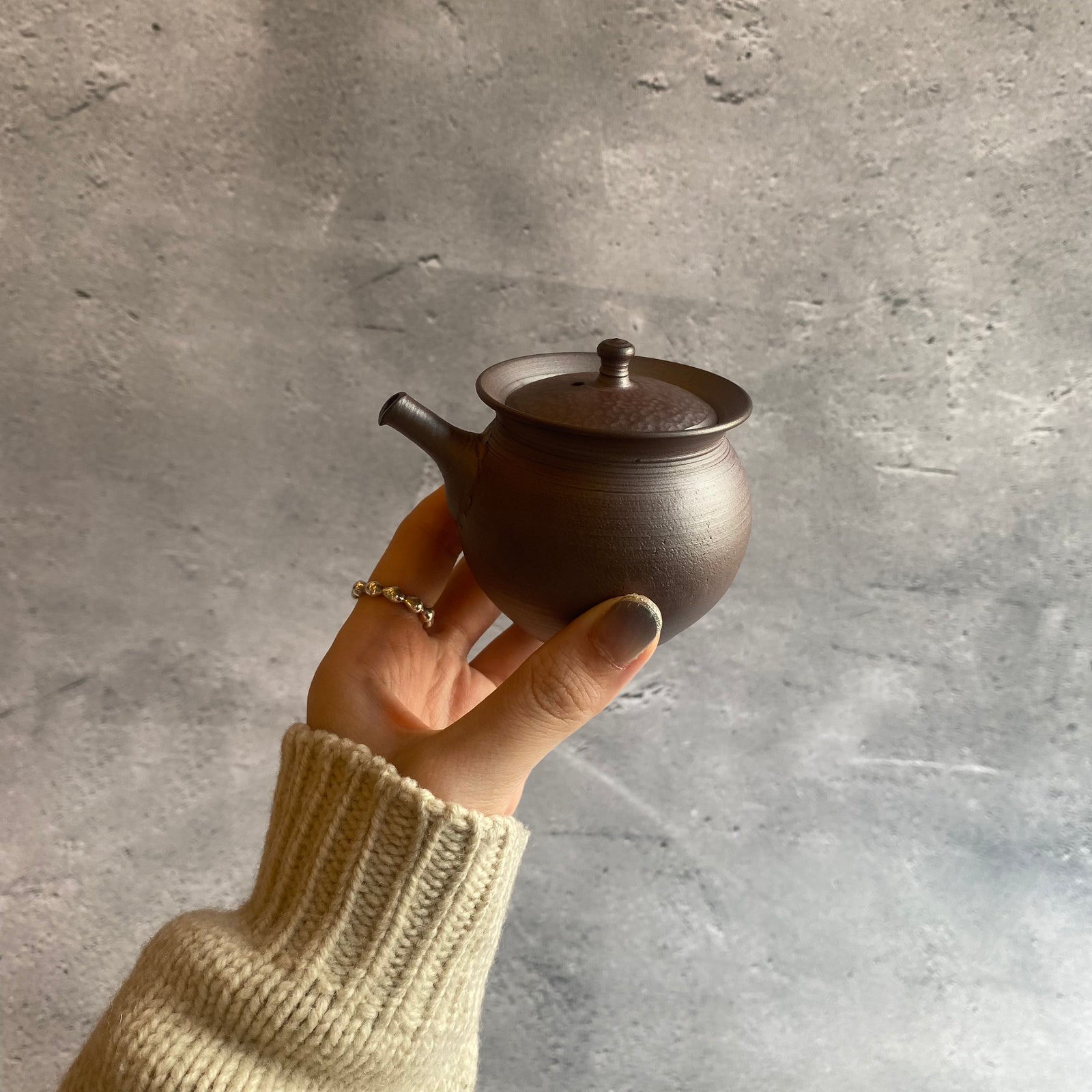 紫泥槌目蓋宝瓶（110ml）｜作家 山田勇太郎（常滑 茶器） – nokaze